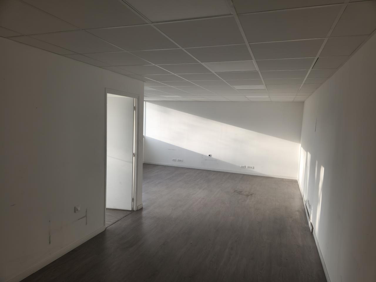 Local d'activité Saint Thibault des Vignes 2633m² Location local d'activité Saint Thibault des Vignes Seine-et-Marne OLACT2315163 3